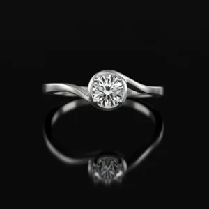 Modern Engagement Ring Nº23
